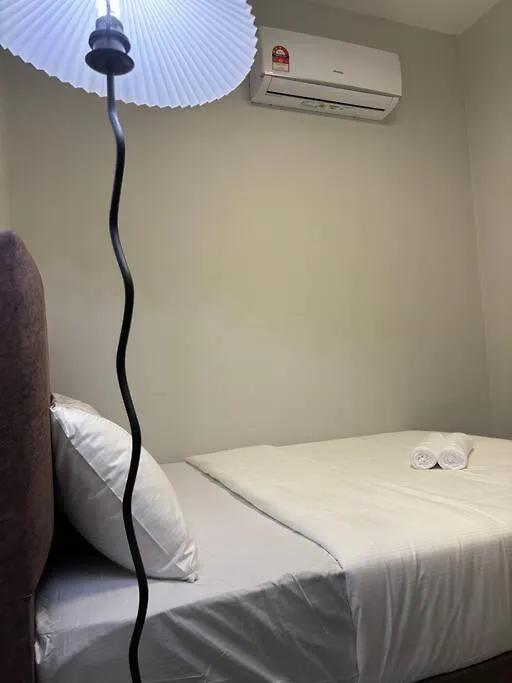 Apartment R7 Hotel-Style Room With Bathroom #1Min Walk To Ksl City Mall Johor Bahru